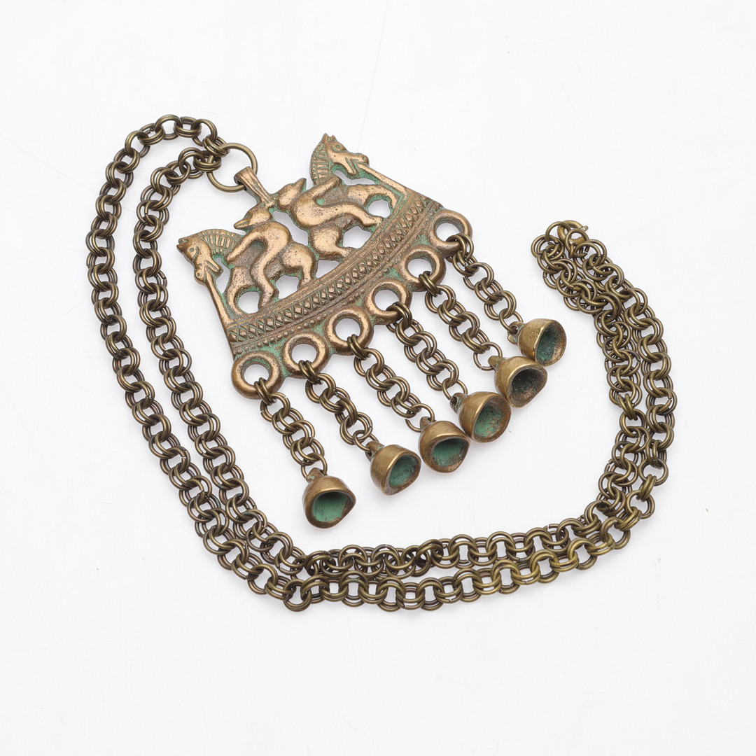 GERMUND PAAER. Collier, brons, " Två ryttare", Kalevala Koru, Finland, design 1930-talet.