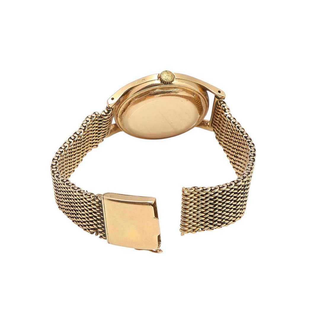 Movado Kingmatic in gold, circa 1950.