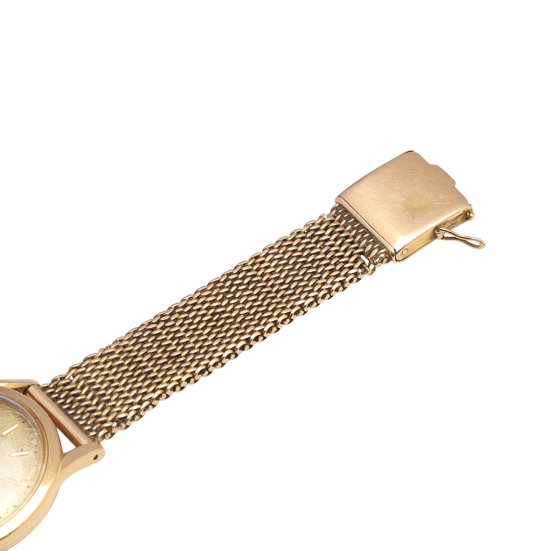 Movado Kingmatic in gold, circa 1950.