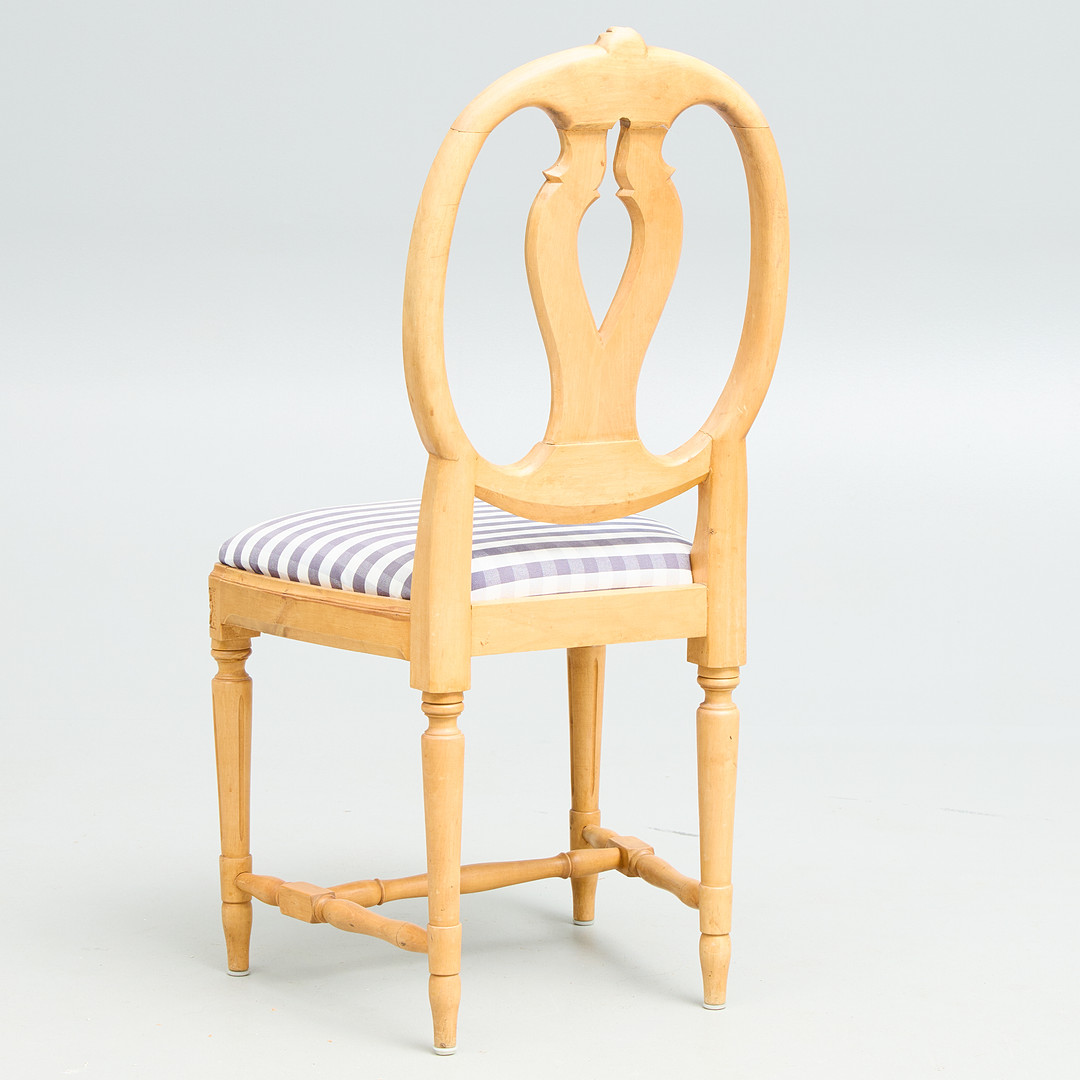 STOL. Gustaviansk stil, "Svenska modellen", 1900-talets mitt.