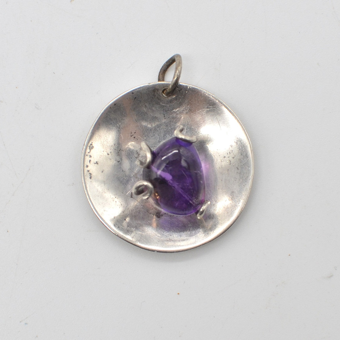FARFAN DESIGNERANHÄNGER MIT AMETHYST, STERLINGSILBER, MEXICO, UM 1950.