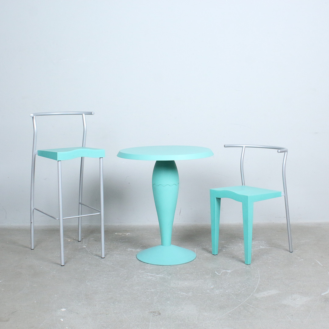 PHILIPPE STARCK. für Kartell, Set Tisch, Stuhl und Barhocker, 1990er, Italien.