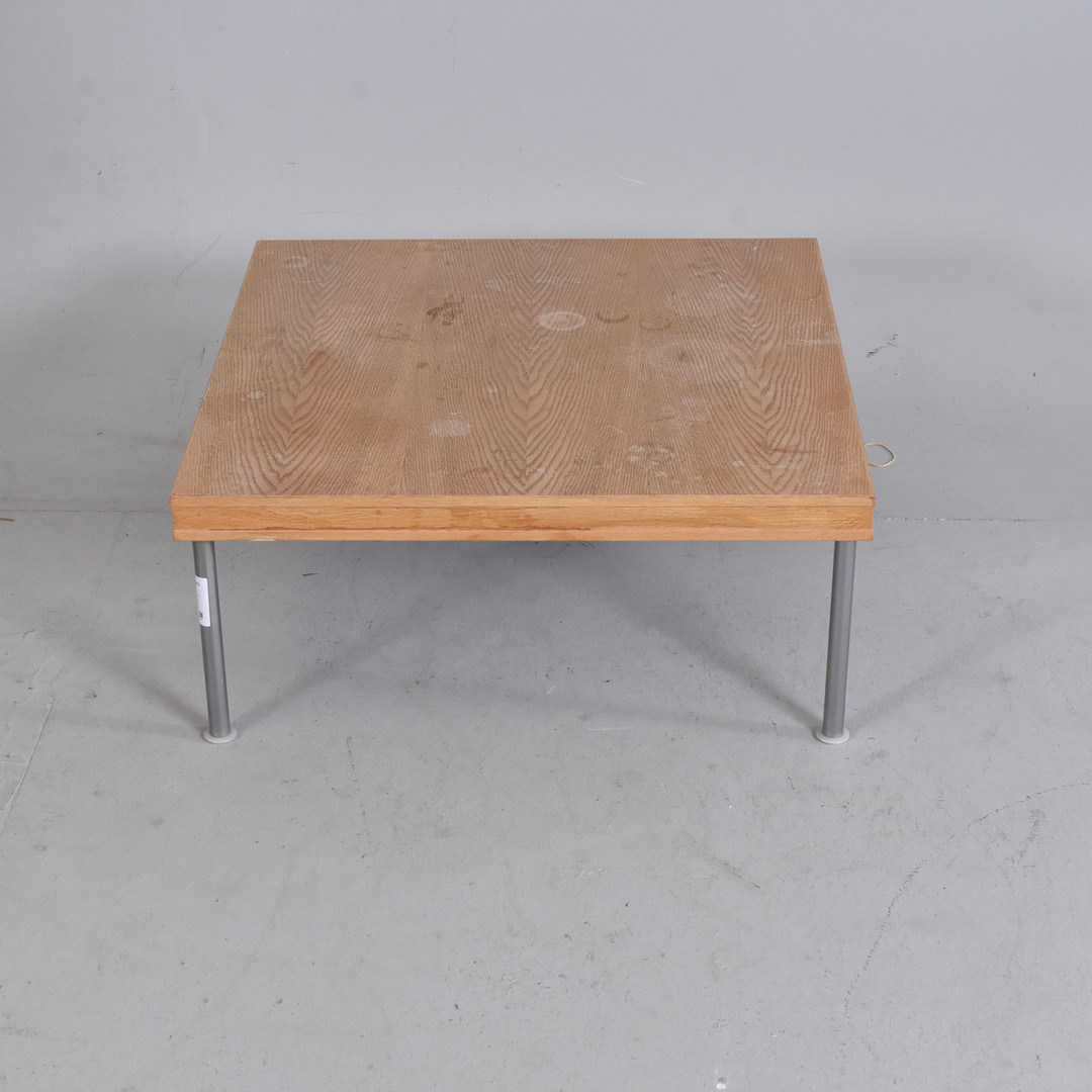 PAUL CADOVIUS. Soffbord, ek och aluminium, France & son, Danmark.