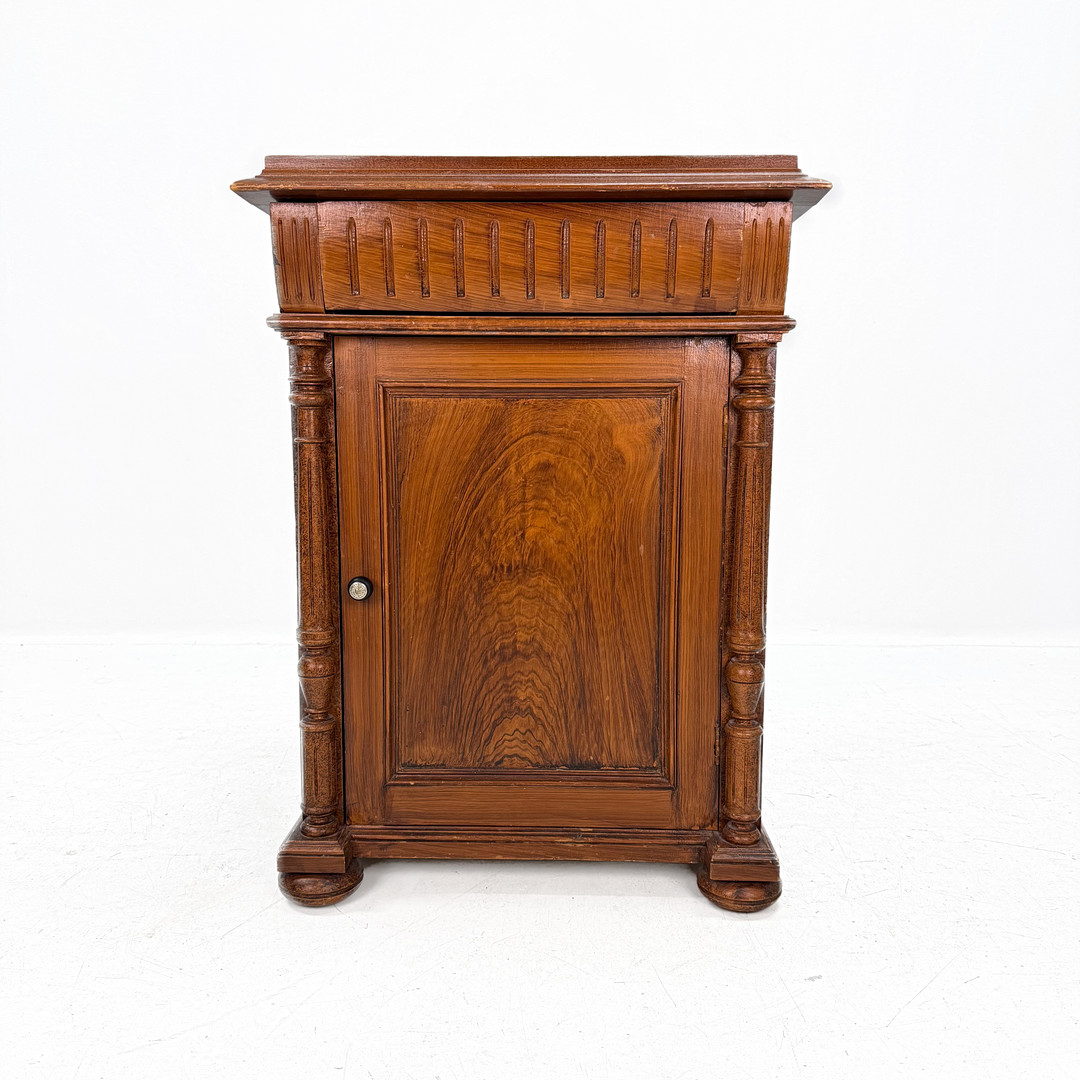 KOMMOD, nyrenässans, sekelskiftet 1900.