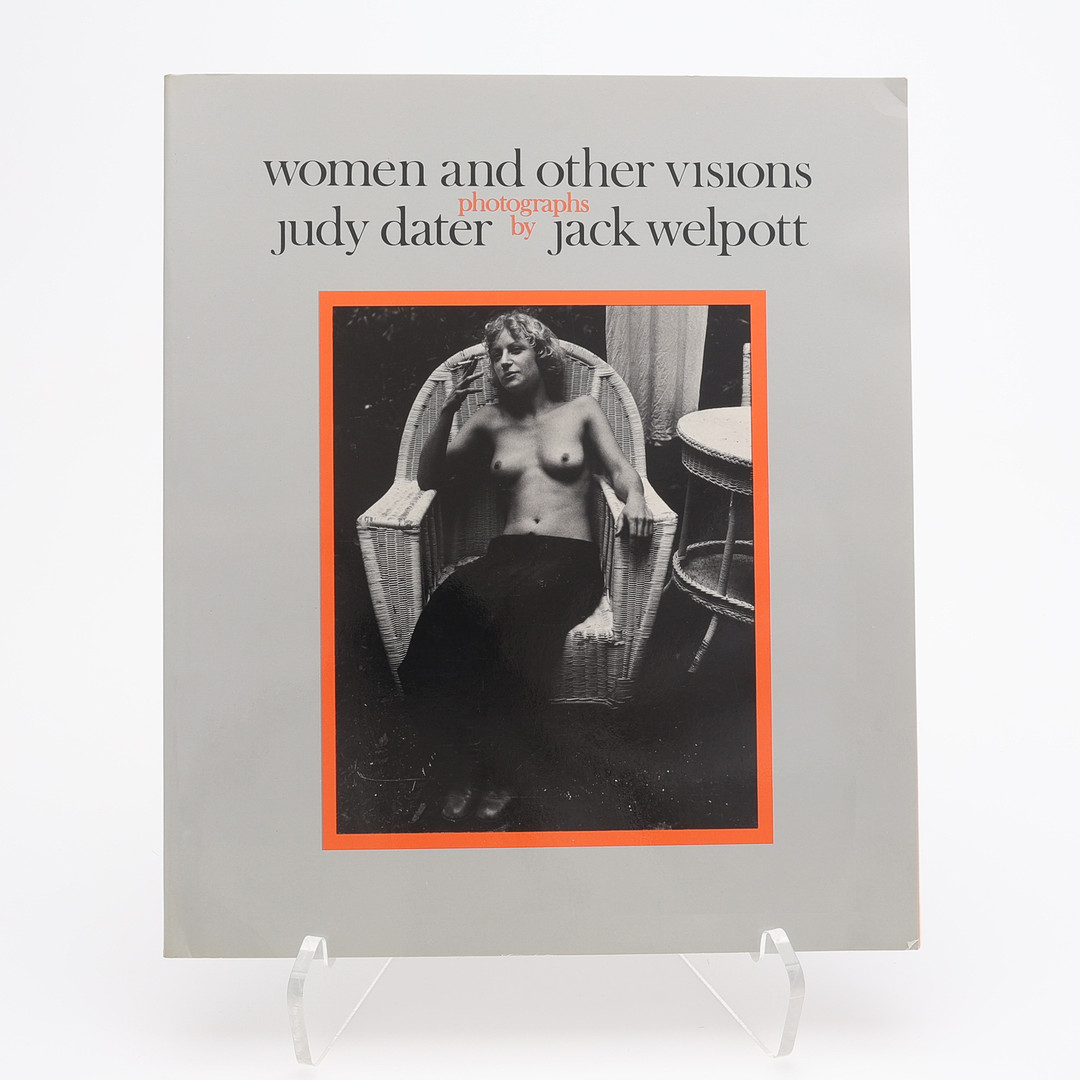 FOTO. DE AMERIKANSKE FOTOGRAFERNA JUDY DATER OCH JACK WELPOTTS "WOMEN AND OTHER STORIES", 1976.