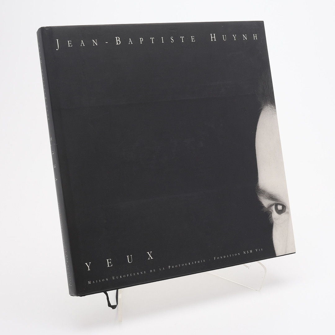 FOTO. DEN FRANSKE FOTOGRAFEN JEAN-BAPTISTE HUYNHS "YEUX", 2001.