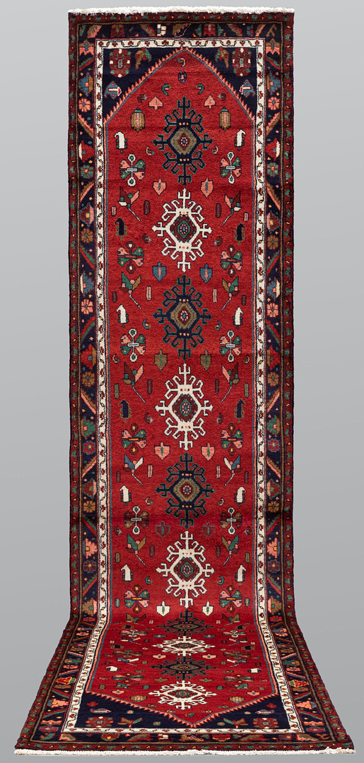 MATTA.Hamadan gallerimodell, 460 x 104 cm.