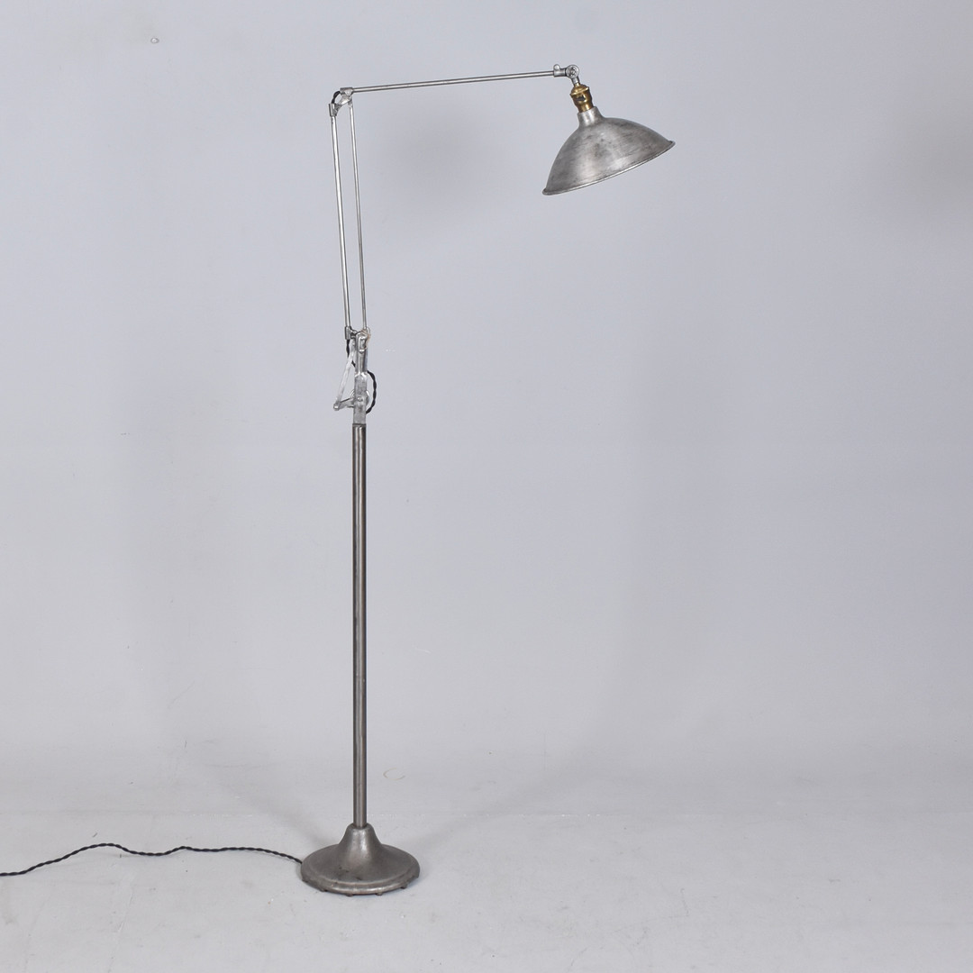 GOLVLAMPA, patinerad metall, Dazor Floating.
