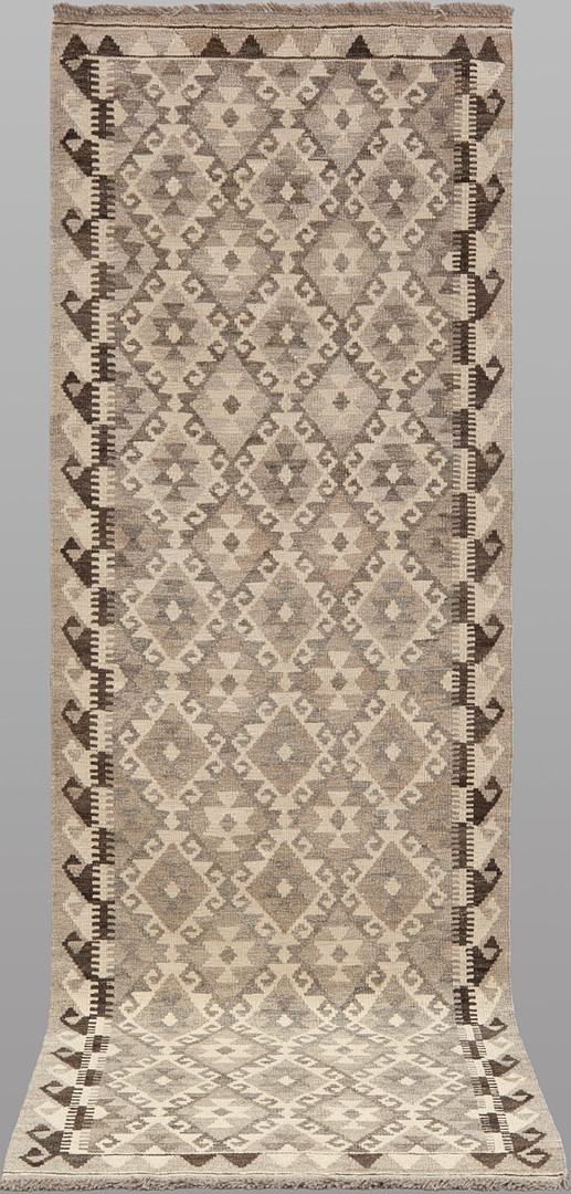 MATTA. Kelim naturfärgad, gallerimodell, 252 x 82 cm.