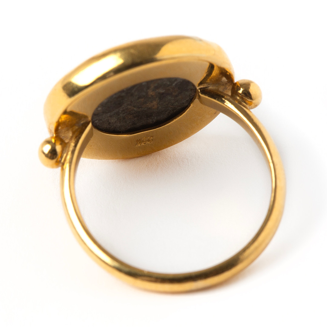 RING, 22K guld med kopparmynt.