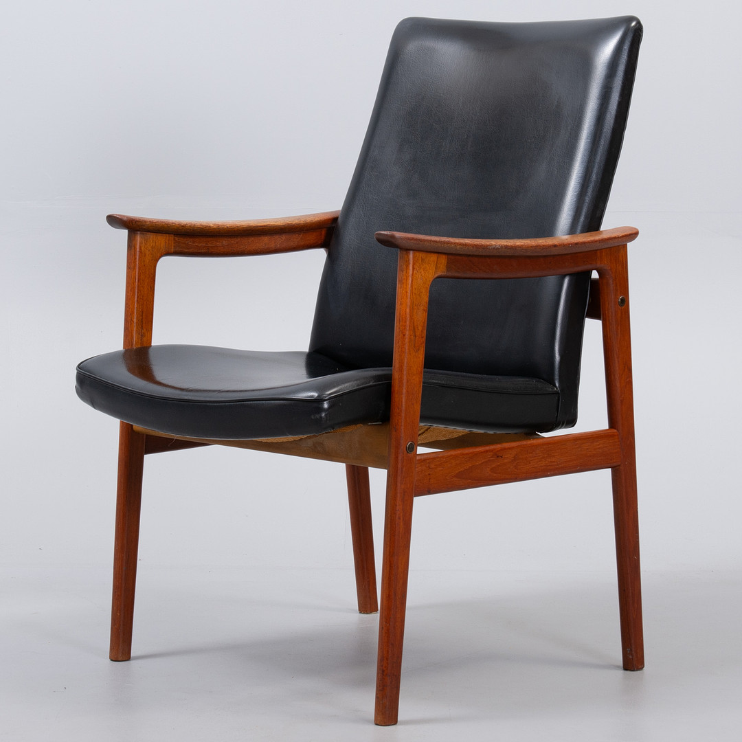 ERIK KIRKEGAARD. (1929-1986) stol i teak, fremstillet hos Høng Stolefabrik. Danmark, 1960'erne.
