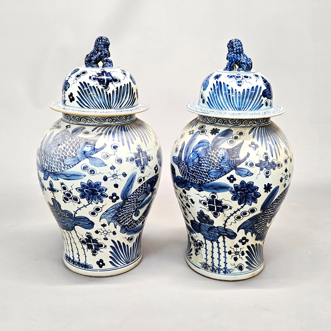 CHINESE BLUE & WHITE GINGER JARS.