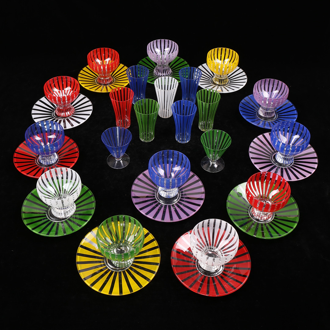 BENGT ORUP. Servisdelar, 35 st, glas, "Strikt", Johansfors, 1950/60-tal.