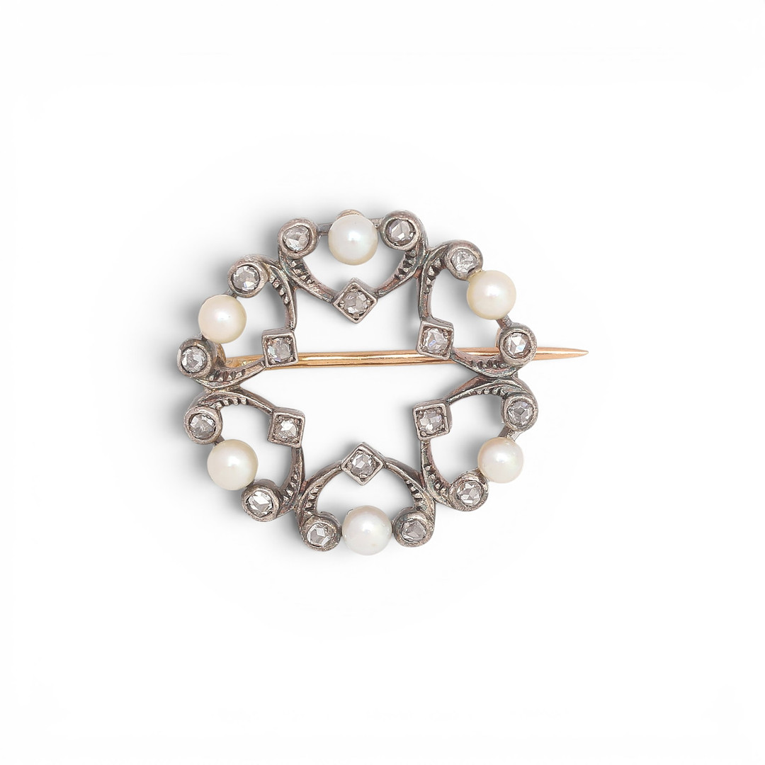 Belle Époque diamonds and pearls brooch, circa 1910.