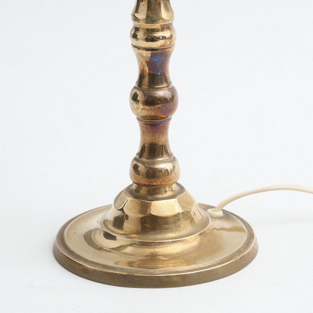 BORDSLAMPA, mässing, Indiska utställningen Stockholm, 1900-tal.