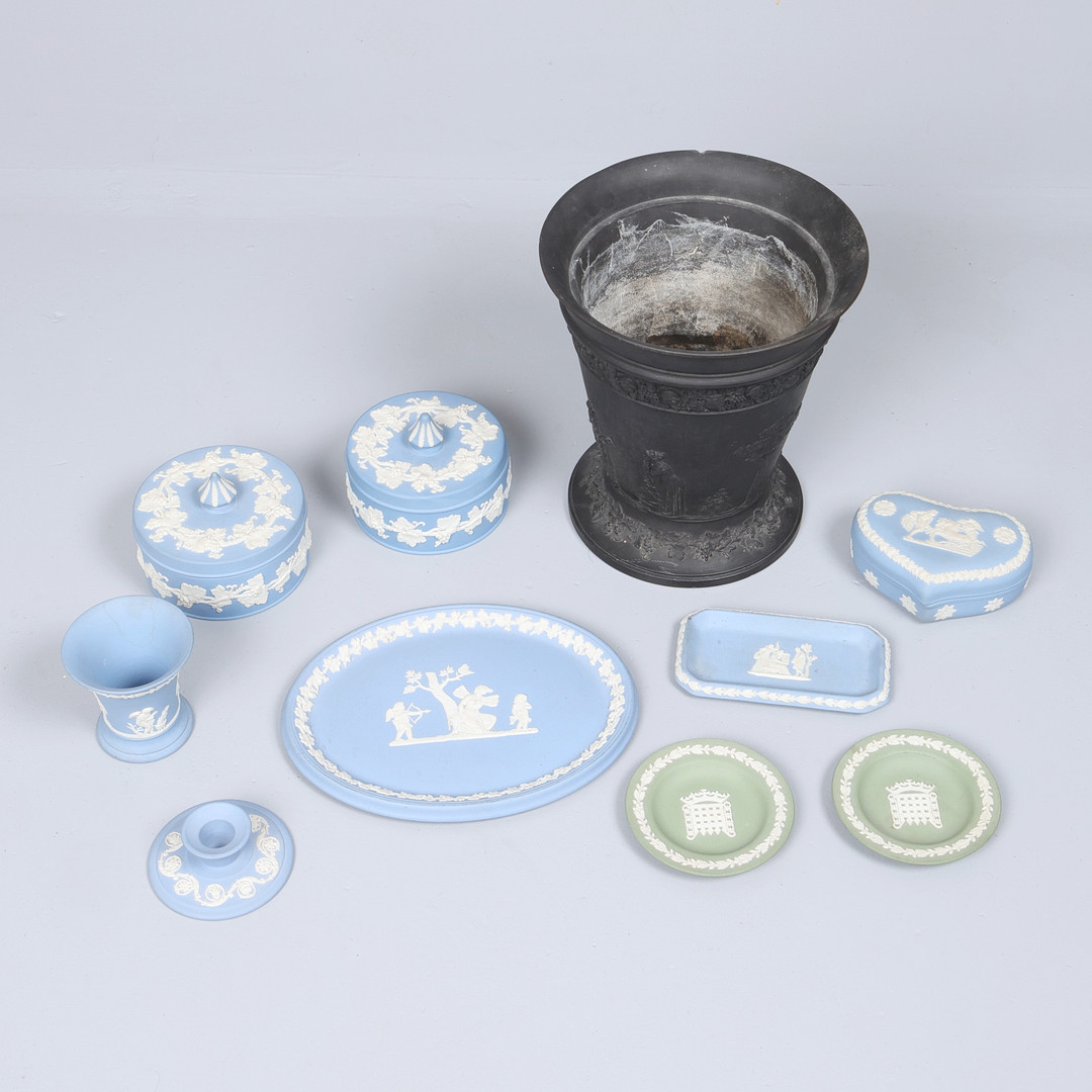 LARGE WEDGWOOD BASALT VASE AND OTHER JASPERWARE. (10).