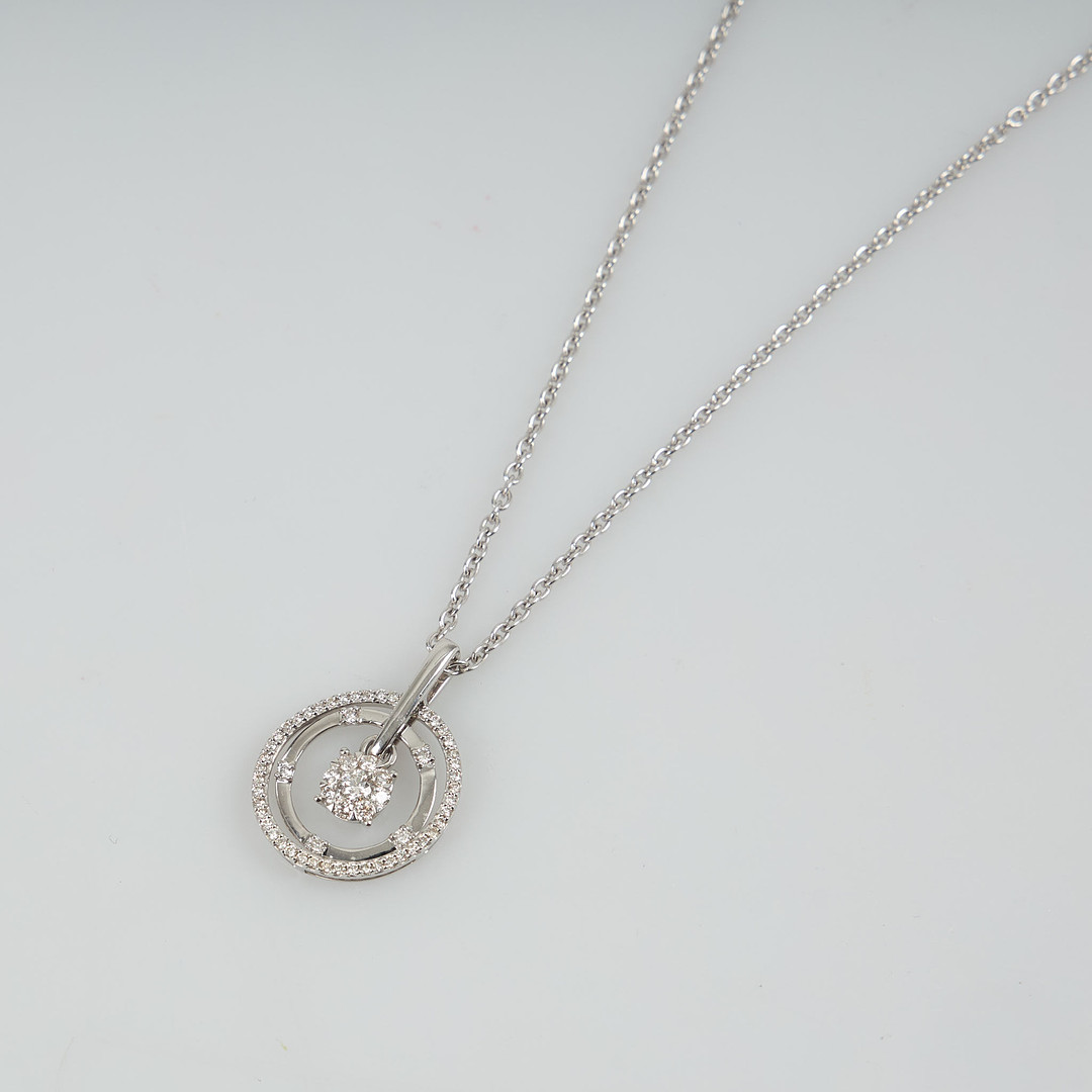 DIAMANTHÄNGE OCH KEDJA, 18K vitguld, 0.61 ct.