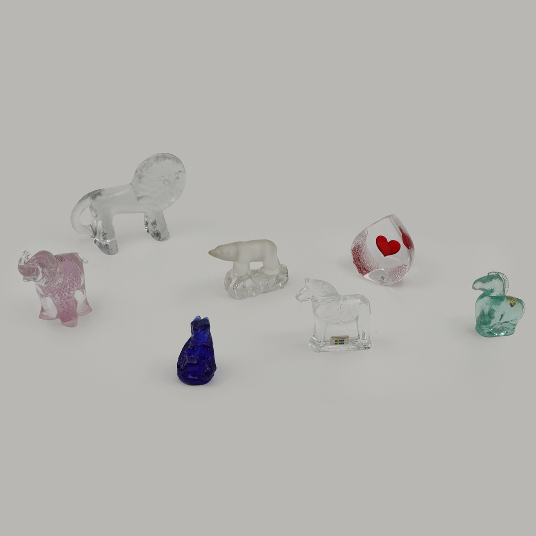 SAMLING KONSTGLAS, BL.A BERTIL VALLIEN & MATS JONASSON, 7 DELAR, 1900-TAL.