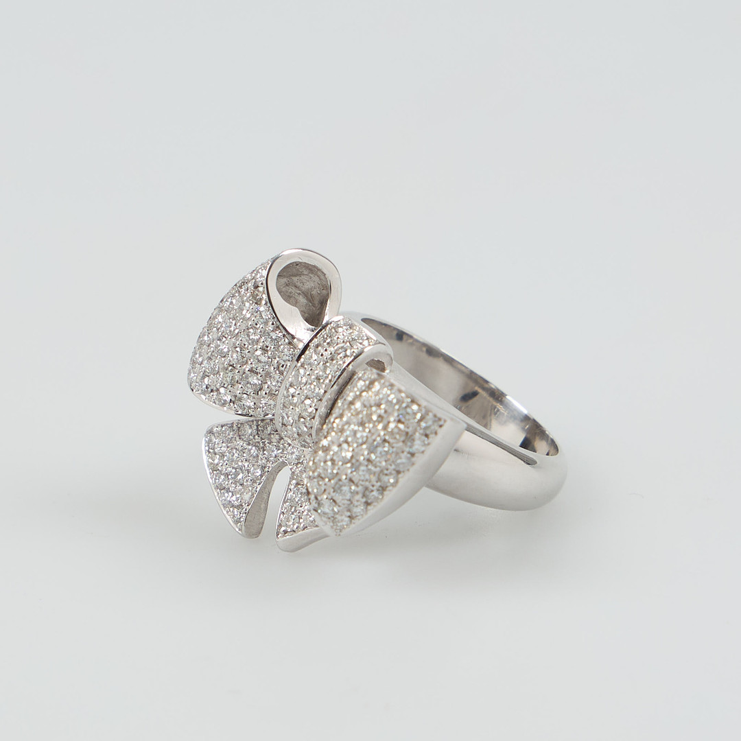 DIAMANTRING, 18K vitguld, 1.72 ct, Ø 17.