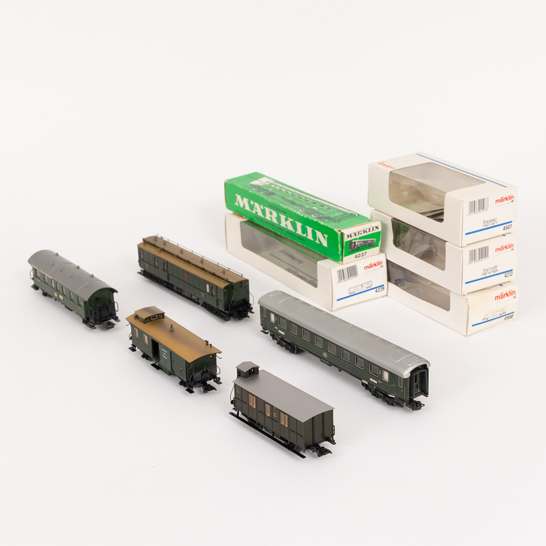 MÄRKLIN, Personvagnar och div, 5 st, 4507, 4212, 4037, 4100, 4229.