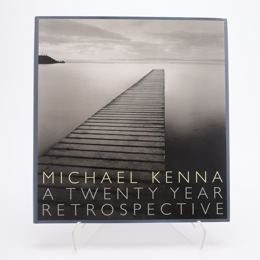FOTO. DEN BRITTISKE FOTOGRAFEN MICHAEL KENNAS "A TWENTY YEAR RETROSPECTIVE", 2004.