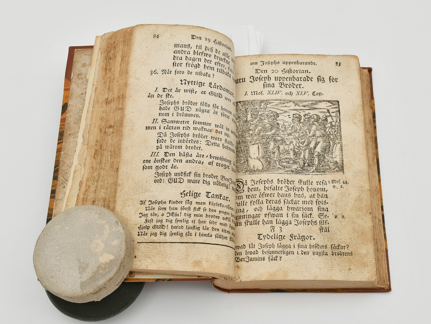 Twå gånger twå och femtio utwalda bibliska historier, utu gamla och nya testamentet ungdomen til godo sammanskrefna, af Johan Hübner 1791.