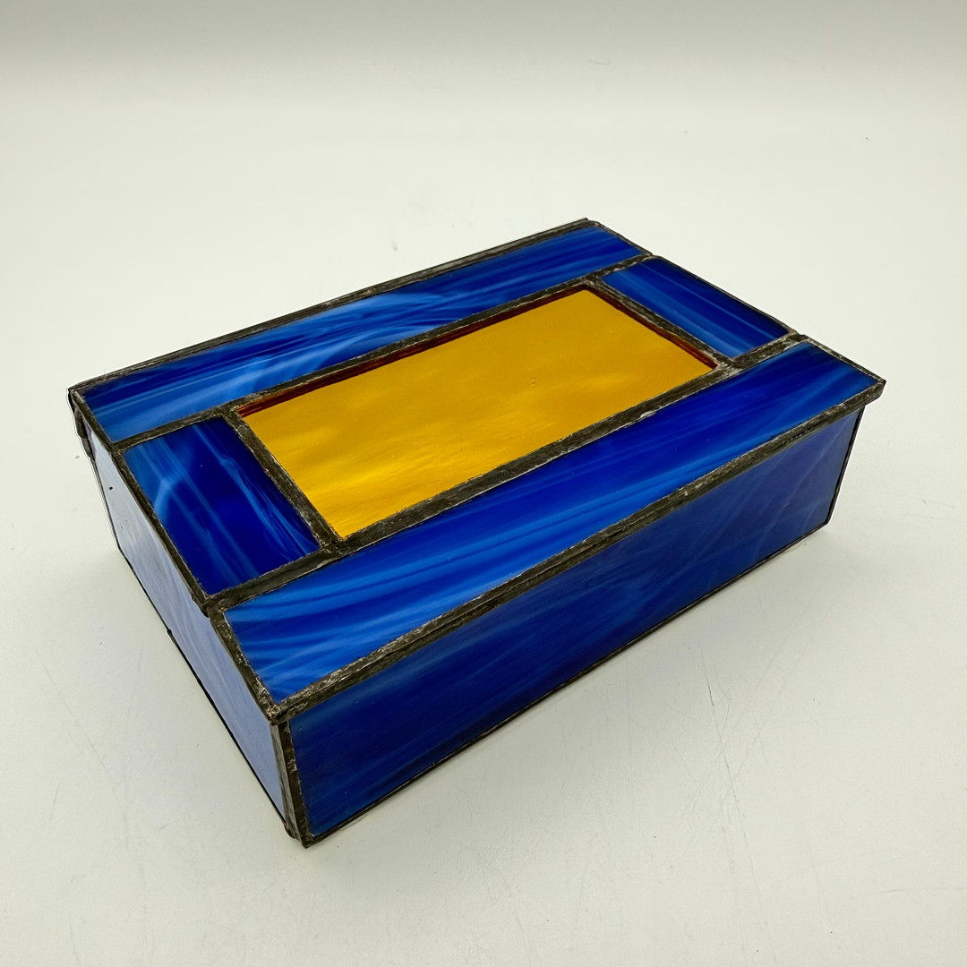 SCHMUCKSCHATULLE AUS KUNSTGLAS & ZINN BLAU GOLD.
