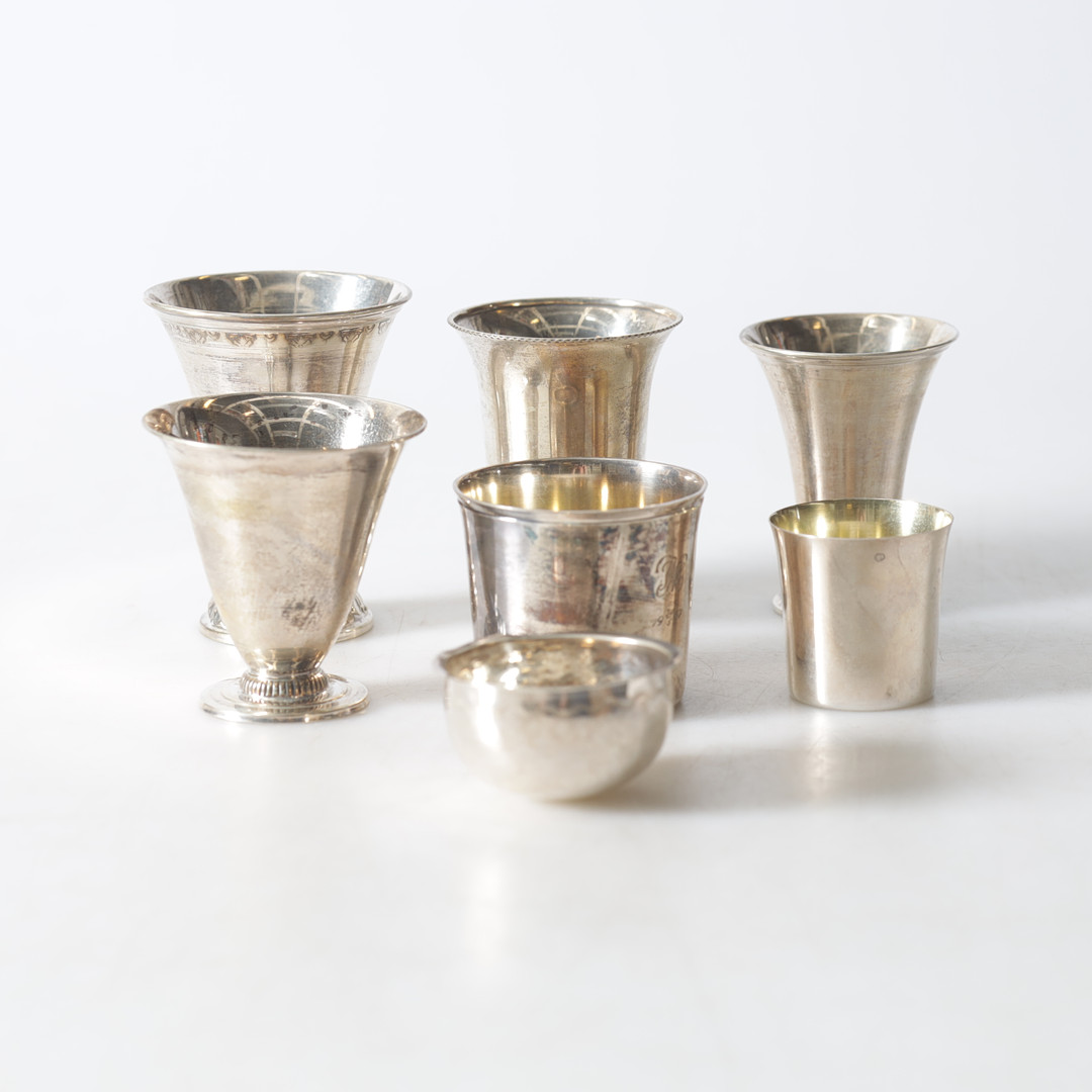 POKALER & TUMLARE, 7 st, silver. Totalvikt ca 274,9 gram.