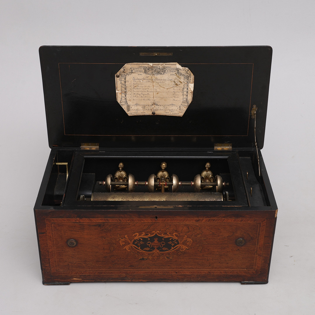 CYLINDERSPELDOSA, FABRIQUE DE GENÈVE, SCHWEIZ, 1800-TALETS ANDRA HÄLFT.