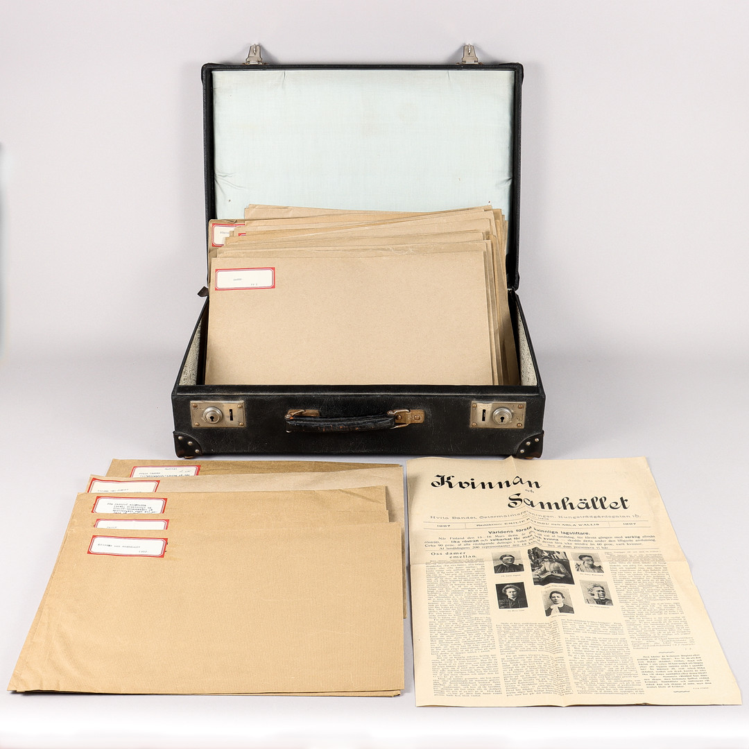 SAMLING TIDNINGAR Föstaupplagor och ovanliga utgåvor, 18/1900-tal.