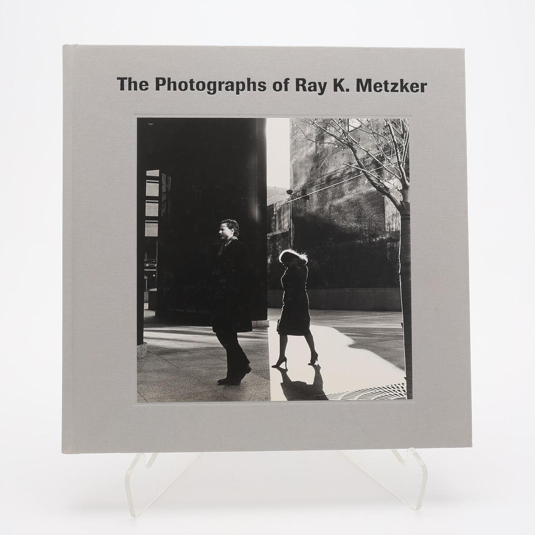 FOTO. DEN AMERIKANSKE FOTOGRAFEN RAY K. METZKERS UTSTÄLLNINGSBOK "THE PHOTOGRAPHS OF RAY K. METZKER" I BEGRÄNSAD FÖRSTA UPPLAGAN, 2012.