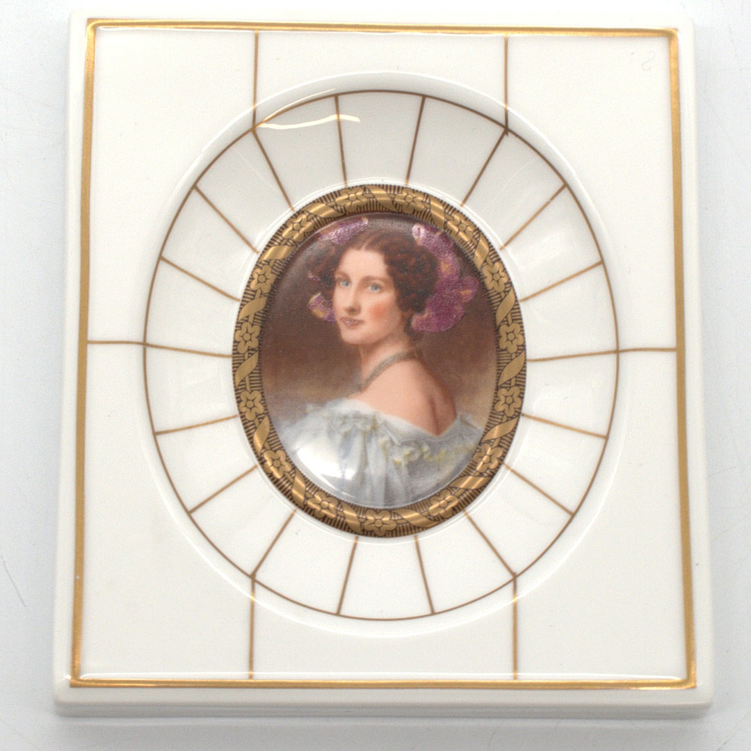 HEINRICH PORZELLAN VILLEROY & BOCH. PORZELLAN PORTRAIT VON AUGUSTE STROBL, GOLDRAND, LIMITIERTE AUFLAGE VON 1981.