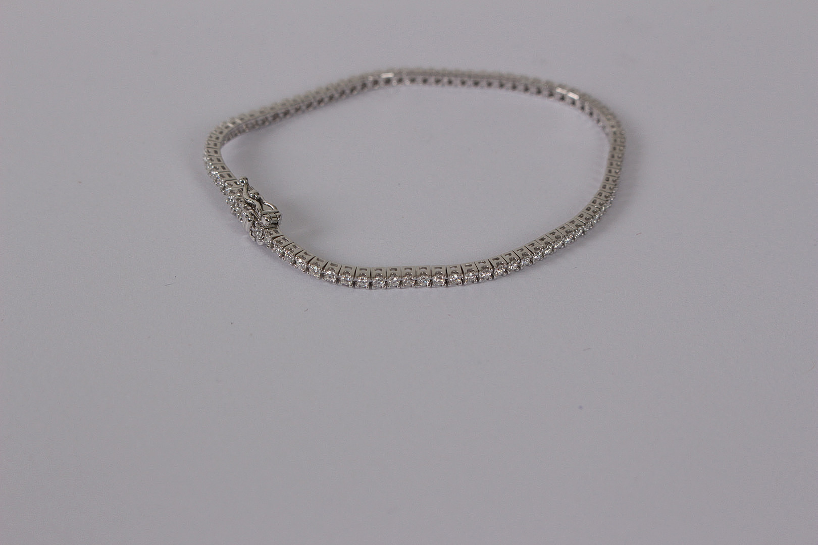 ARMBAND, tennisarmband 1,67ct, vitguld 18K.