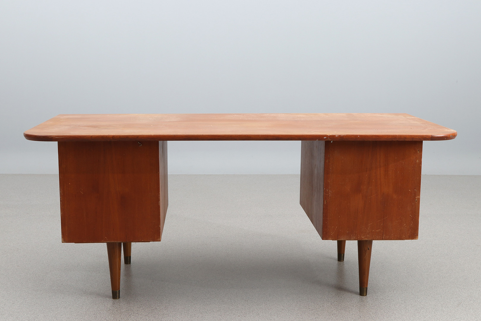 SKRIVBORD. Teak. 1950/60-tal.