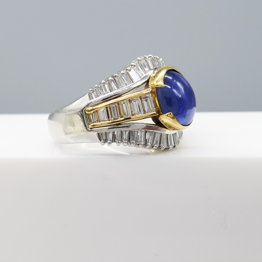 STUNNING SAPPHIRE & DIAMOND dress ring.