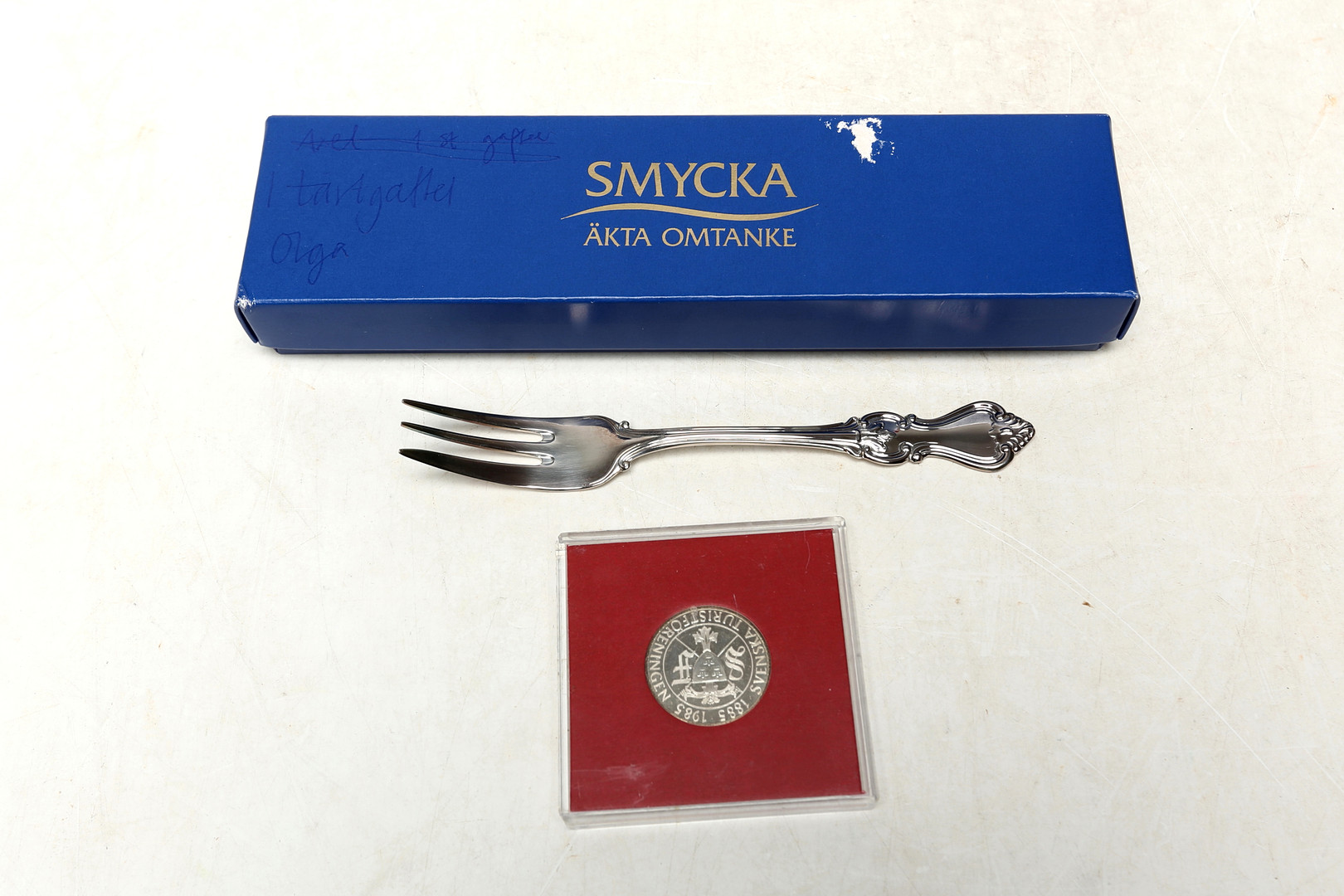 KAKGAFFEL och MYNT 100 kr, silver. modell Olga.