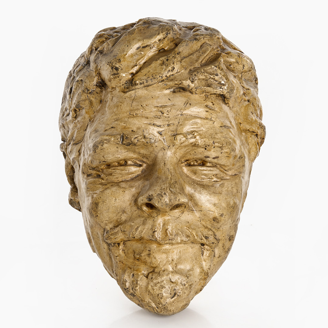 CHRISTIAN ERIKSSON (SVERIGE, 1858–1935). "Glad kamrat", porträttskulptur föreställande den finska bildhuggaren Robert Stigell (Finland, 1852–1907). Patinerad/bemålad gips. Ej signerad.