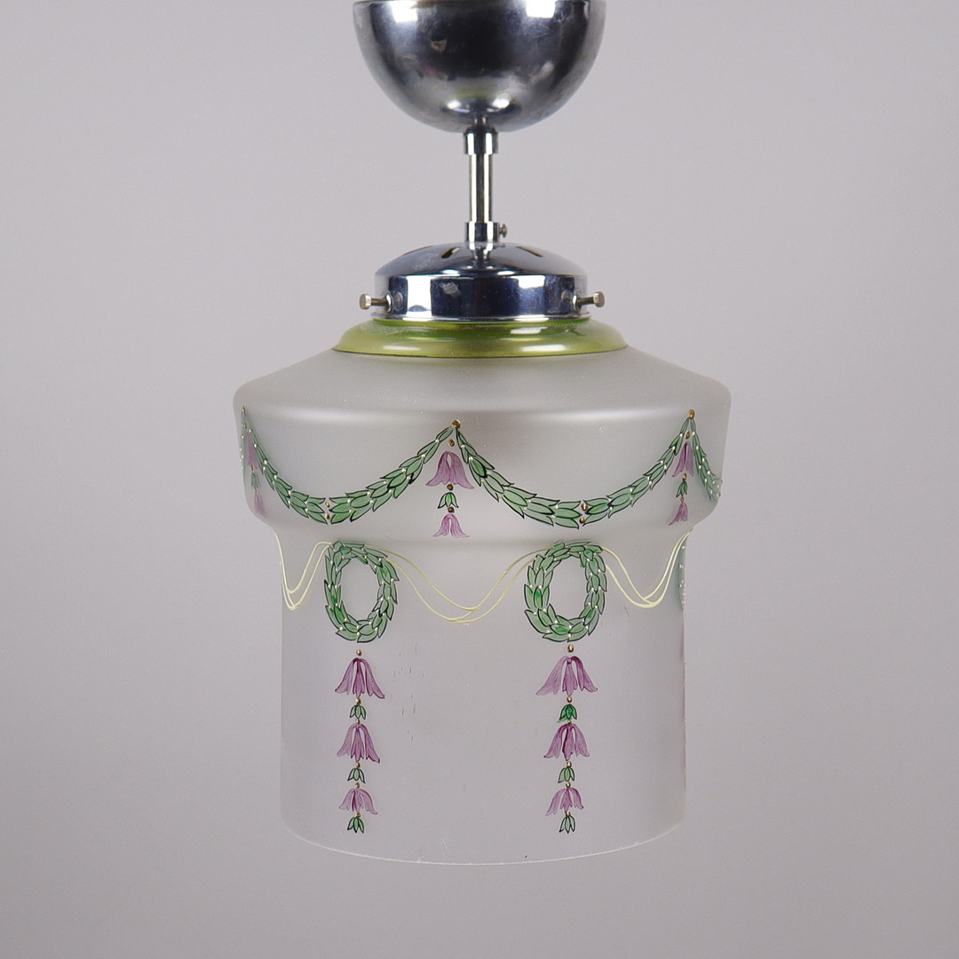 TAKLAMPA, jugend, bemålat glas och metall, 1900-talets första hälft.