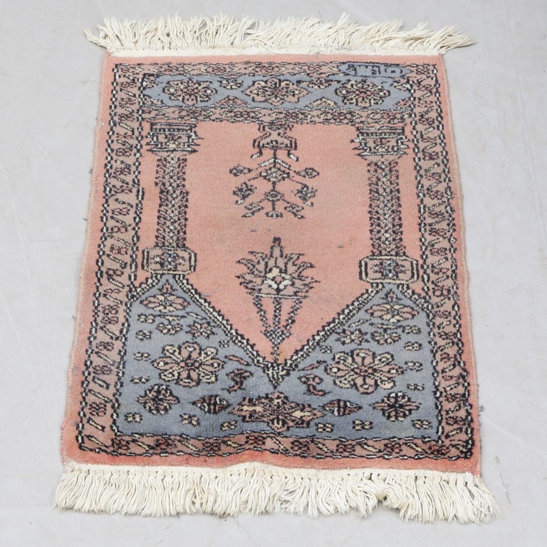 MINIMATTA, rosa, Orientalisk. 49x83.