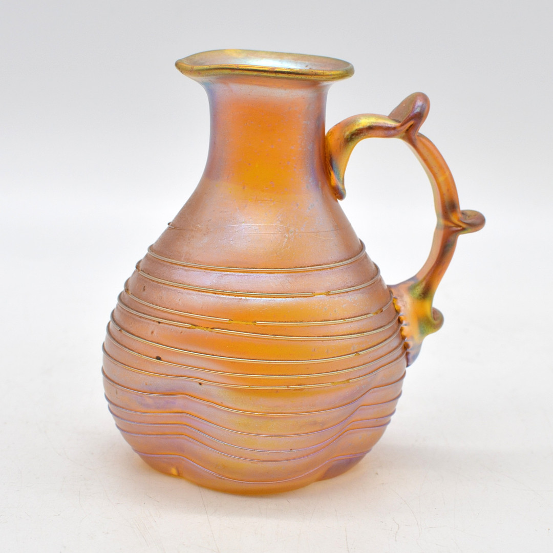 WÜRTTEMBERGISCHE METALLWARENFABRIKEN (WMF), DESIGNERKARAFFE, GLAS, IRRISIEREND, MYRA-TECHNIK, DEUTSCHLAND, UM 1925.