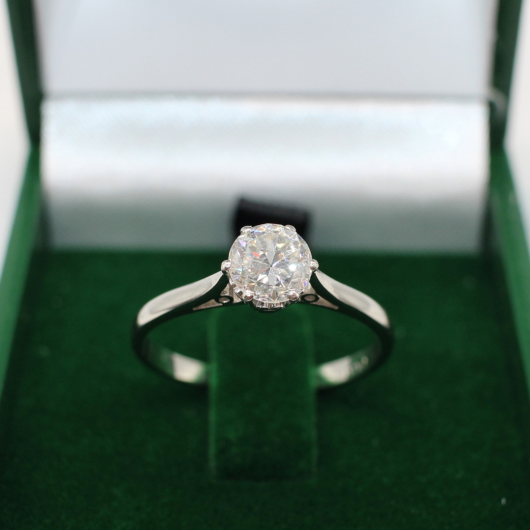 0.82CT TRANSITIONAL CUT DIAMOND SOLITAIRE RING.