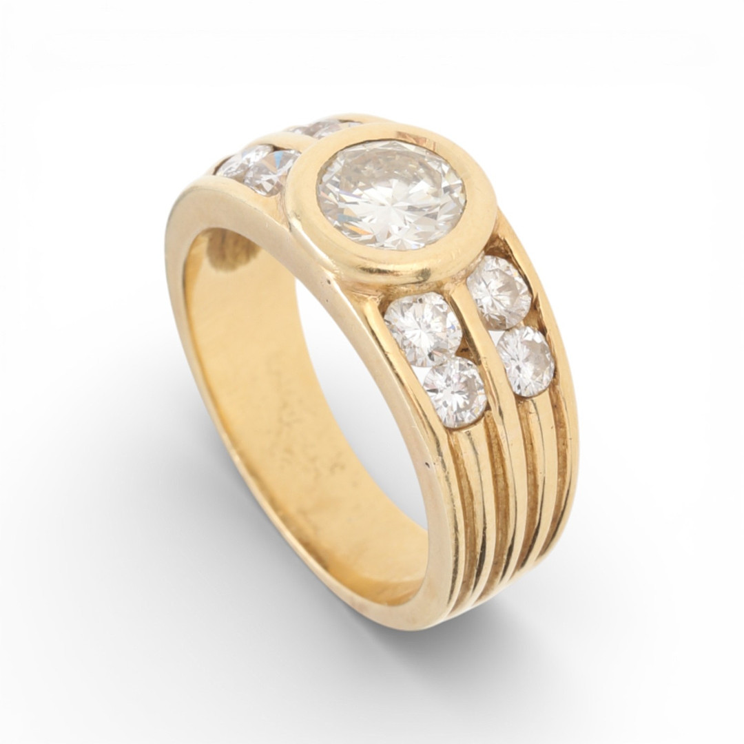 Diamonds ring.