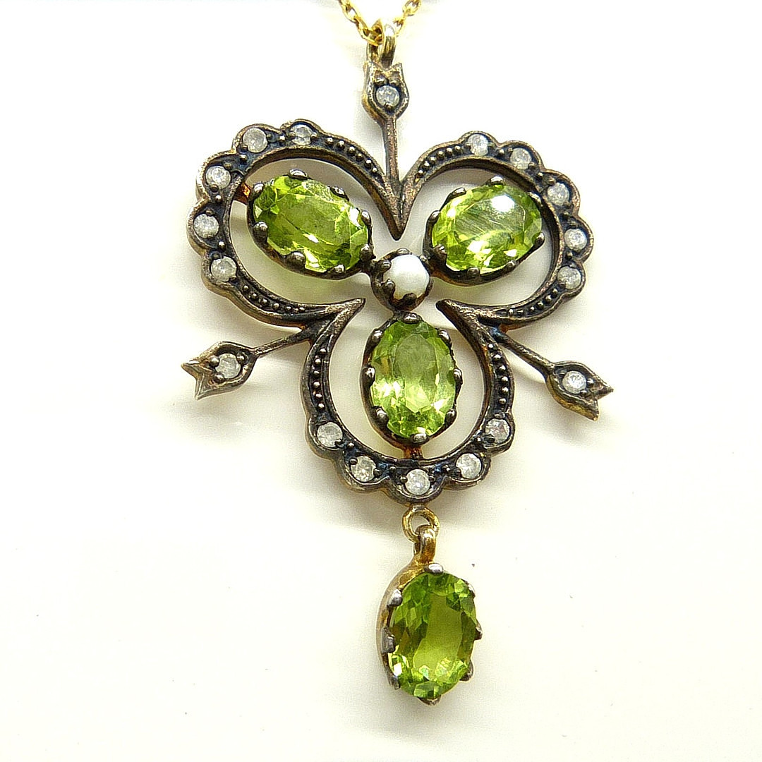 DIAMOND, PERIDOT & PEARL NECKLACE.
