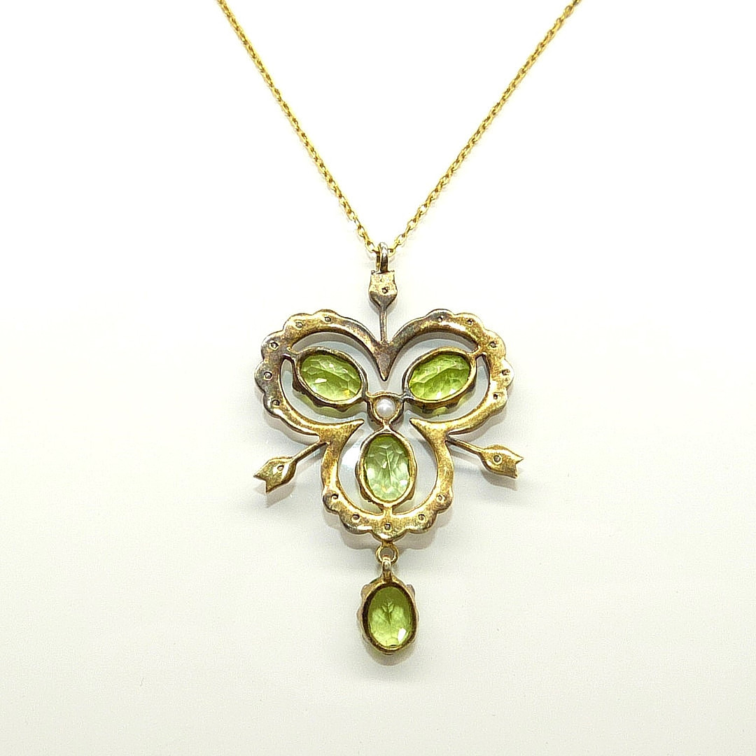 DIAMOND, PERIDOT & PEARL NECKLACE.