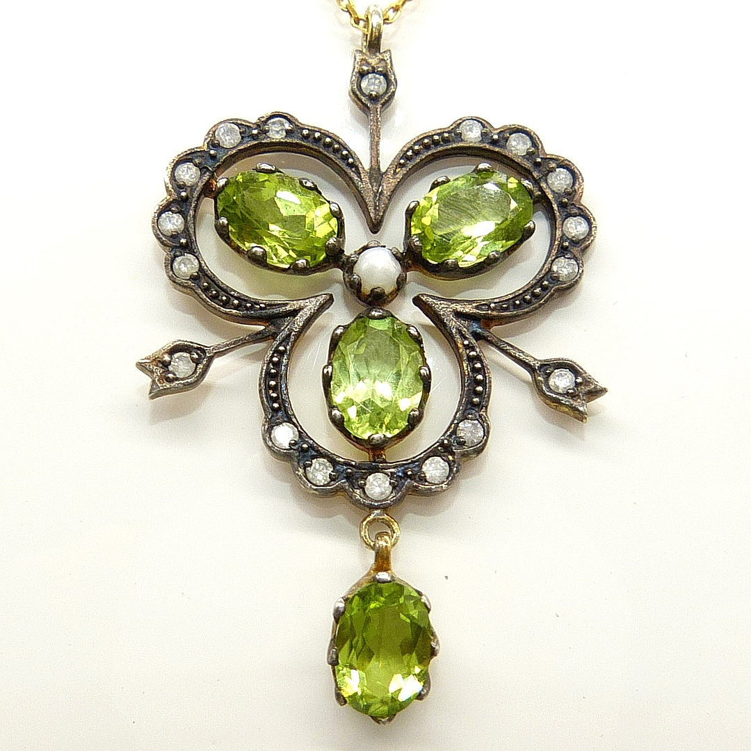 DIAMOND, PERIDOT & PEARL NECKLACE.