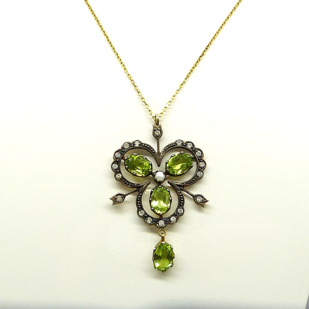 DIAMOND, PERIDOT & PEARL NECKLACE.