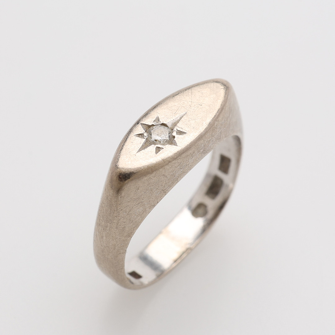 RING 18K VITGULD 1 BRILJANT 0.05 CT.