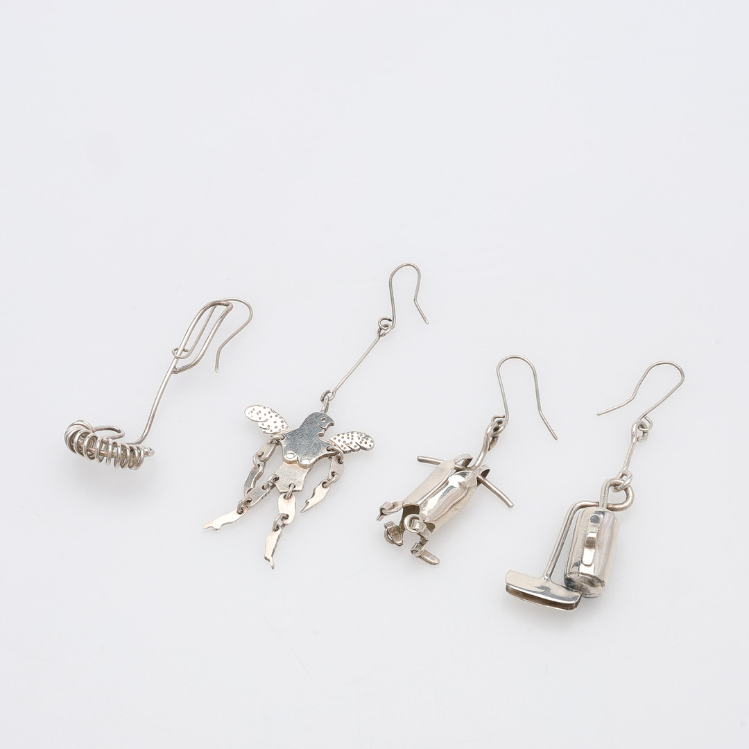 ÖRHÄNGEN, FYRA STYCKEN, SILVER, KARIN FERNER.