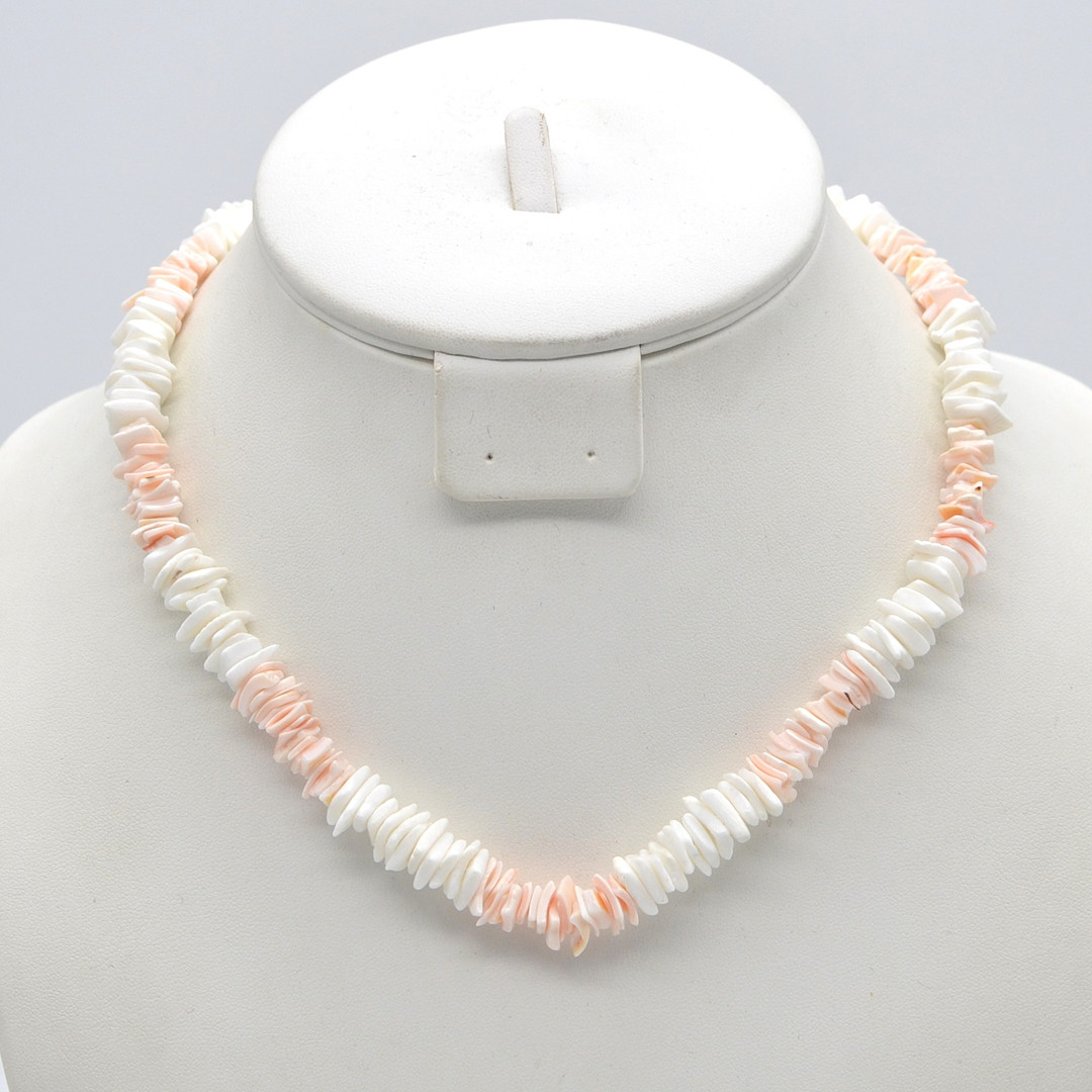 PUKA-MUSCHEL-COLLIER, ROSA-WEISS, SCHRAUBVERSCHLUSS, 20. JAHRHUNDERT.