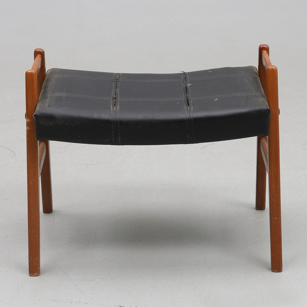 TEAKPALL. Konstläder, 1900-talets andra hälft.